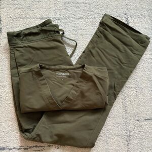 Mandala Scrub Top and Pants Set in Olive Green Size Small